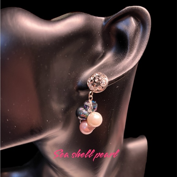 Tri color Sea shell pearl earrings-you need to see these - Picture 2 of 9